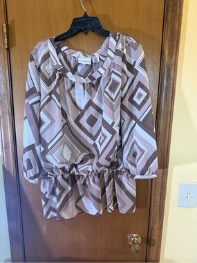 Alfred Dunner Brown & Cream Geometric Peplum Blouse